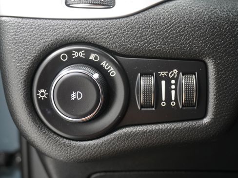 Used 2015 Jeep Cherokee Trailhawk w/ Leather Interior Group AWD/4WD image 22
