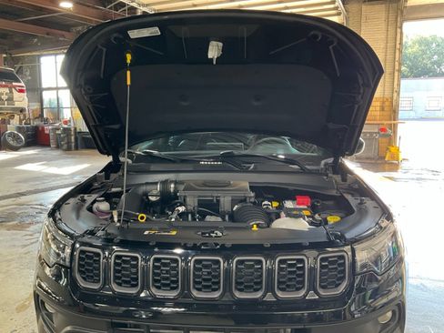 Used 2025 Jeep Compass Latitude w/ Altitude Special Edition AWD/4WD image 31