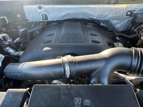 Used 2017 Ford Expedition EL Limited w/ Equipment Group 301A AWD/4WD image 34