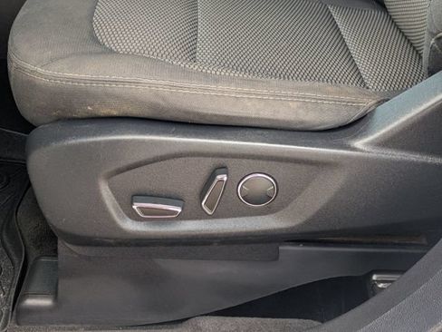 Used 2018 Ford Explorer XLT FWD image 15