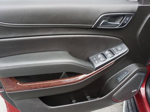 Used 2019 GMC Yukon XL SLT w/ Open Road Package AWD/4WD image 14