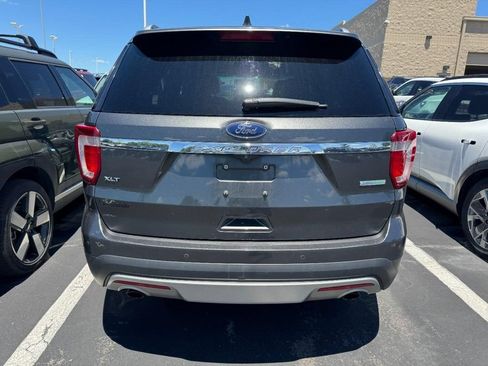 Used 2017 Ford Explorer XLT w/ Equipment Group 202A FWD image 3