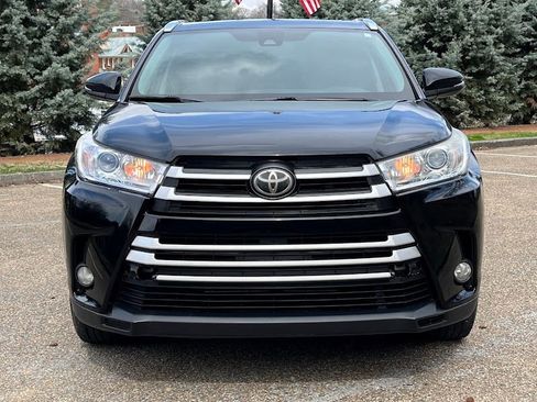 Used 2018 Toyota Highlander XLE image 32