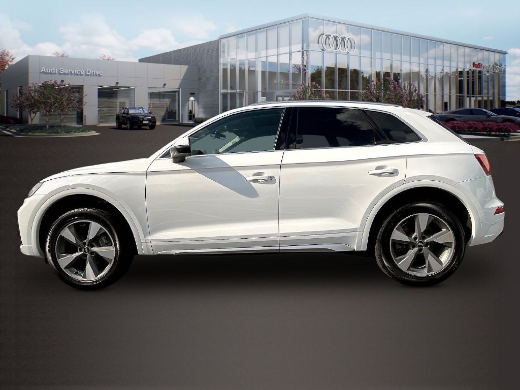 Used 2023 Audi Q5 2.0T Premium Plus w/ Premium Plus Package AWD/4WD image 4