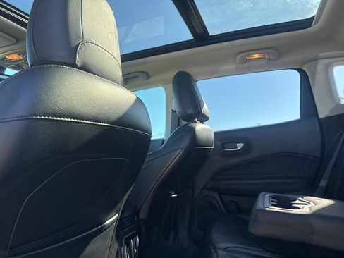 Used 2020 Jeep Compass Latitude image 37