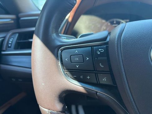 Used 2019 Lexus ES 350 Ultra Luxury w/ Accessory Package 2 FWD image 38