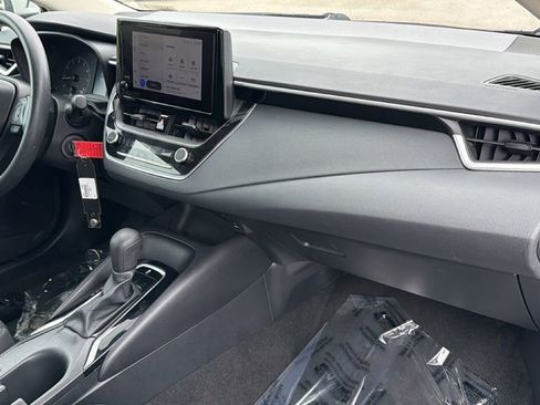 Used 2024 Toyota Corolla LE FWD image 40