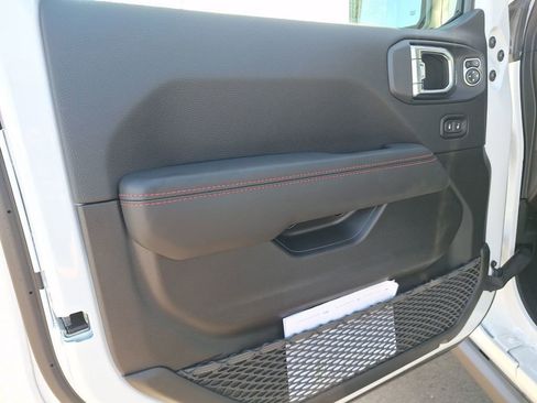 New 2026 Jeep Gladiator Rubicon w/ Safety Group AWD/4WD image 27