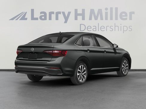 Used 2024 Volkswagen Jetta S image 2