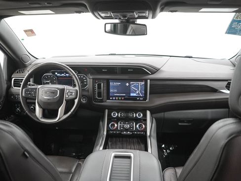Used 2021 GMC Yukon XL Denali AWD/4WD image 14
