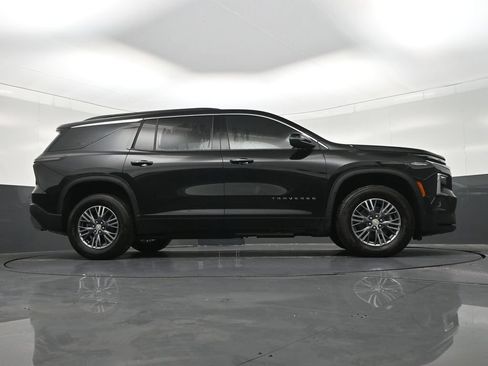 Used 2026 Chevrolet Traverse LT FWD image 29
