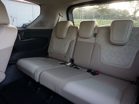 Used 2025 Nissan Armada Platinum RWD image 16