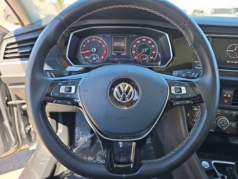 Used 2021 Volkswagen Jetta SE image 23