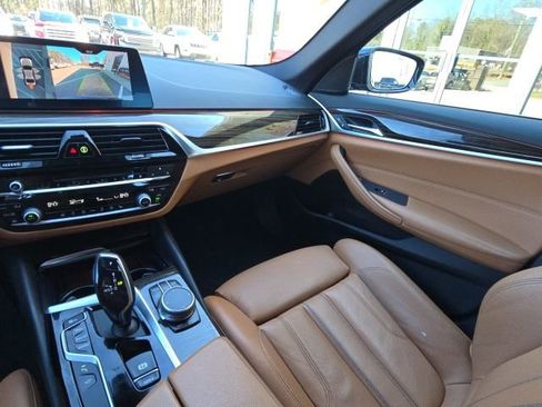Used 2019 BMW 540i w/ Premium Package image 22