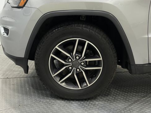 Used 2020 Jeep Grand Cherokee Limited w/ Premium Lighting Group AWD/4WD image 35