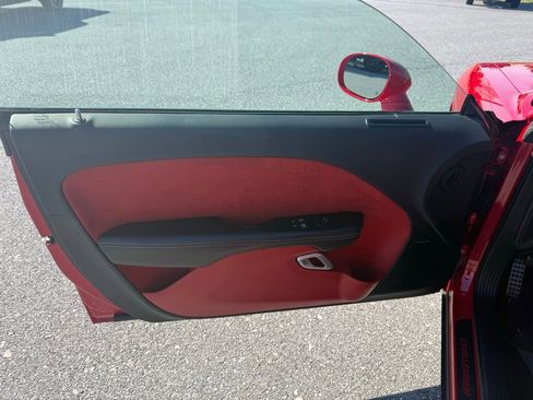 Used 2015 Dodge Challenger SRT w/ Technology Group RWD image 12