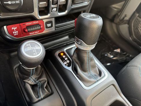 Used 2023 Jeep Wrangler Unlimited Rubicon 4xe w/ Cold Weather Group AWD/4WD image 28