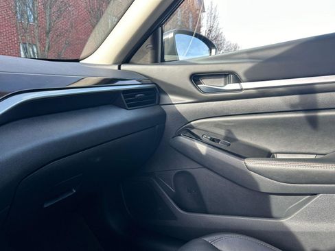 Used 2024 Nissan Altima 2.5 SR w/ SR Premium Package image 21