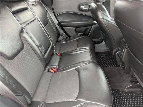 Used 2018 Jeep Compass Latitude AWD/4WD image 19