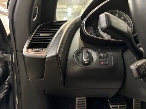 Used 2009 Audi R8 V8 image 16