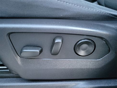 Used 2024 Chevrolet Silverado 1500 Custom image 20