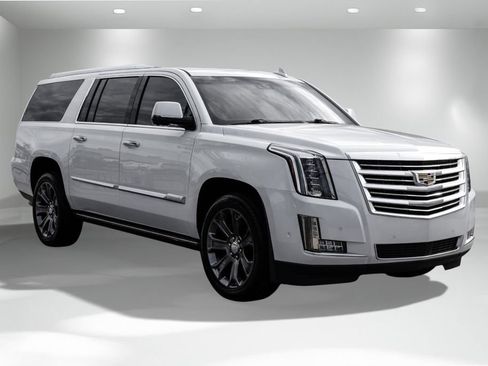 Used 2020 Cadillac Escalade ESV Platinum image 6