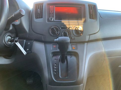 Used 2020 Nissan NV200 SV w/ Sliding Glass Door Package image 15