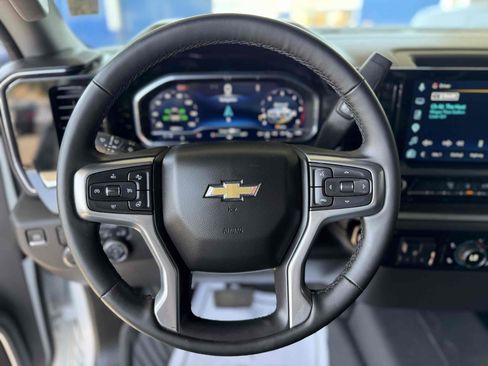 Used 2025 Chevrolet Silverado 2500 LT AWD/4WD image 18