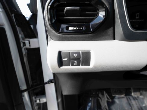 Used 2023 Honda Pilot Elite image 11