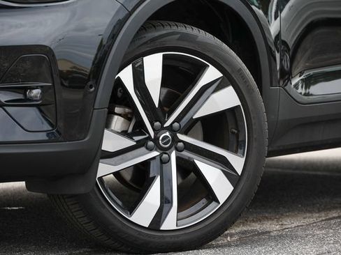 Certified 2024 Volvo XC40 B5 Ultimate w/ Protection Package Premier AWD/4WD image 19