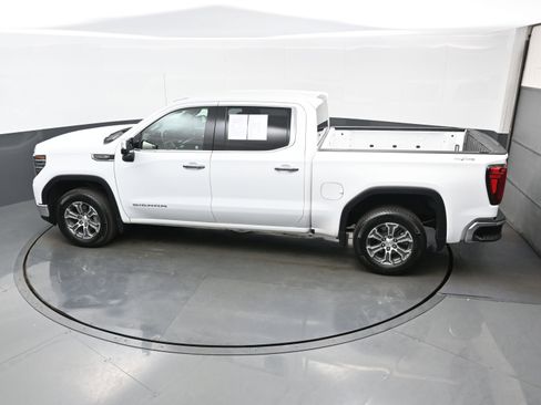 Used 2025 GMC Sierra 1500 SLT AWD/4WD image 34