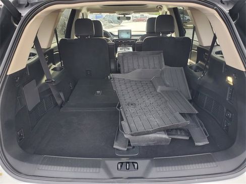 Used 2023 Lincoln Aviator AWD w/ Premium Package image 33