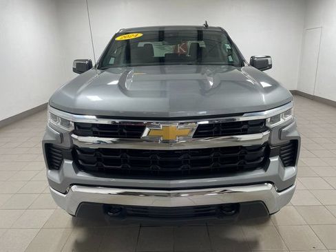 Used 2024 Chevrolet Silverado 1500 LT AWD/4WD image 2