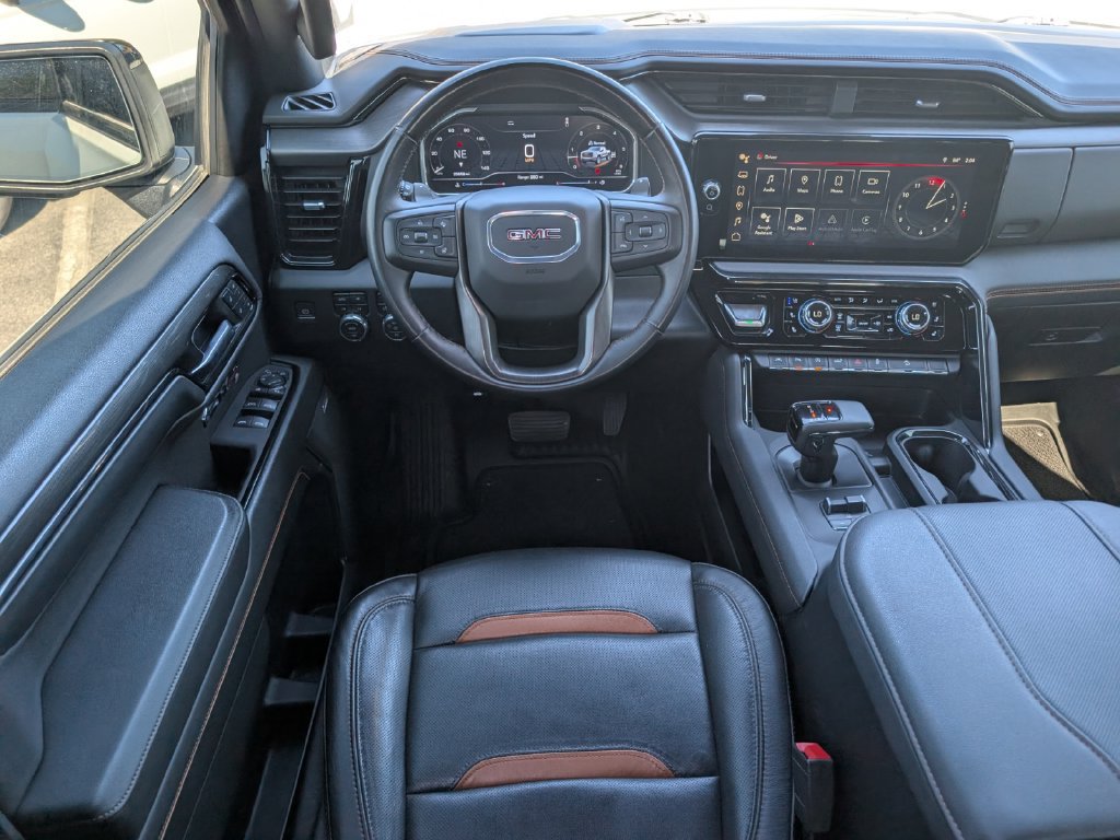 Used 2024 GMC Sierra 1500 AT4 w/ Technology Package AWD/4WD image 9