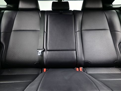 Used 2022 Toyota Venza Limited w/ Advanced Technology Package image 16