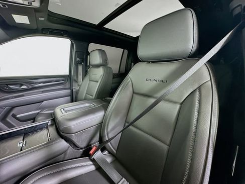 Used 2024 GMC Yukon XL Denali AWD/4WD image 22