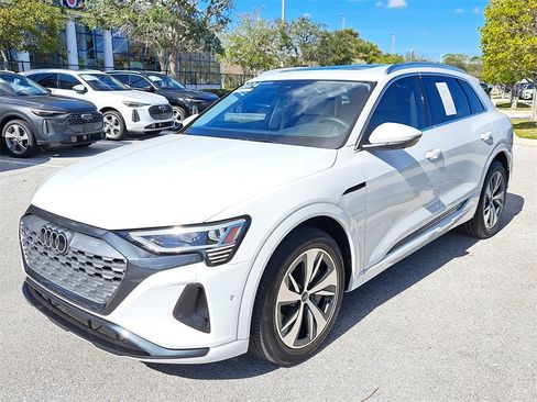 Certified 2024 Audi Q8 e-tron Premium Plus w/ Premium Plus Package image 2