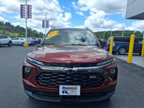 Used 2024 Chevrolet TrailBlazer RS w/ Convenience Package AWD/4WD image 3