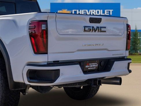 Used 2024 GMC Sierra 2500 Denali Ultimate AWD/4WD image 11