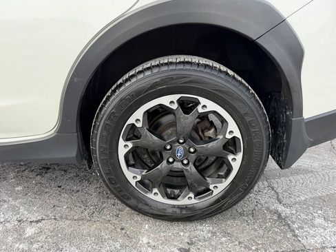 Used 2023 Subaru Crosstrek 2.0i Premium image 11