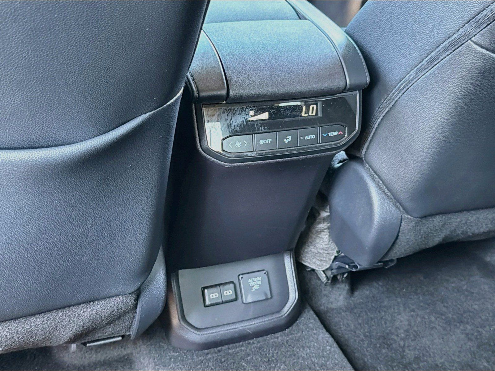 Used 2026 Toyota Highlander Limited AWD/4WD image 31