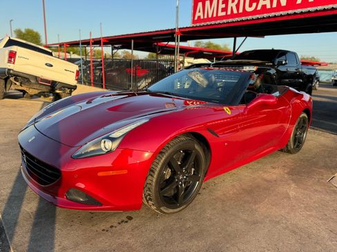 Used 2015 Ferrari California T image 2