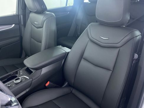 New 2025 Cadillac XT6 Luxury w/ LPO, Red Accent Package FWD image 11