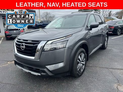 Used 2023 Nissan Pathfinder SL w/ Cargo Package AWD/4WD image 2