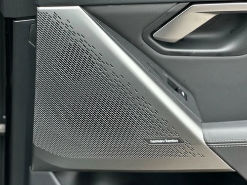 Used 2024 BMW i5 eDrive40i image 37