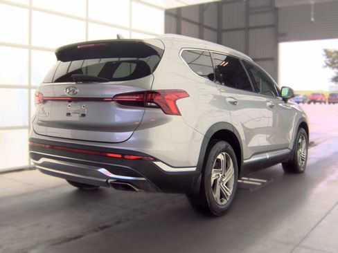 Used 2022 Hyundai Santa Fe SEL FWD image 2