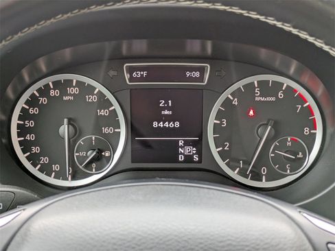 Used 2018 INFINITI QX30 Premium w/ Cargo Package image 38