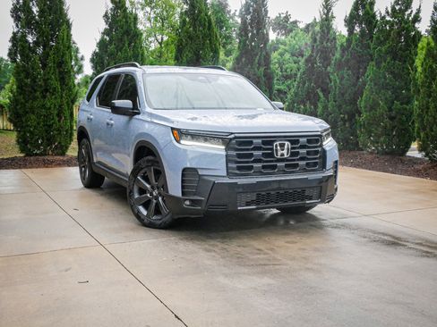 New 2026 Honda Pilot Sport image 2