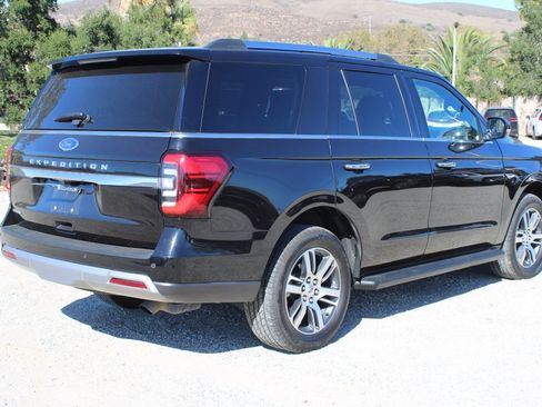 Used 2024 Ford Expedition Limited image 4
