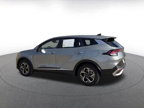 Used 2025 Kia Sportage LX image 10